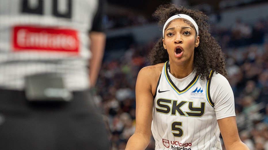 Ангел Риз резко высказалась о судействе WNBA после поражения и потребовала изменений Thumbnail