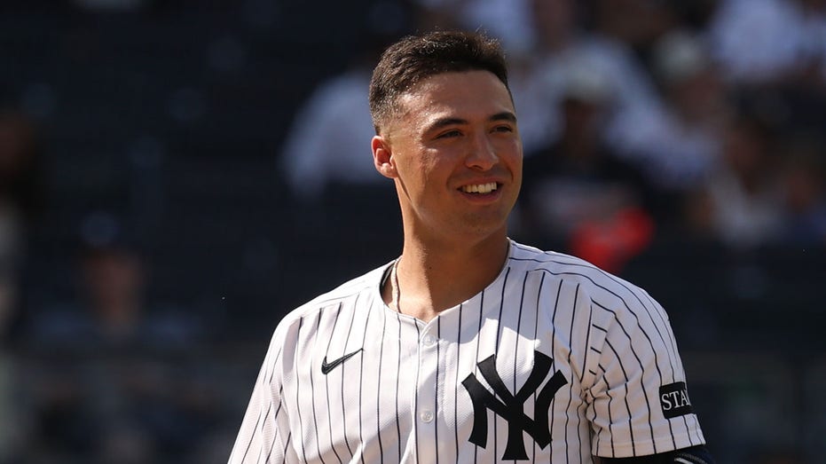 Отца борющегося короткого стоппера Yankees вызвало раздражение на трибунах во время Subway Series Thumbnail