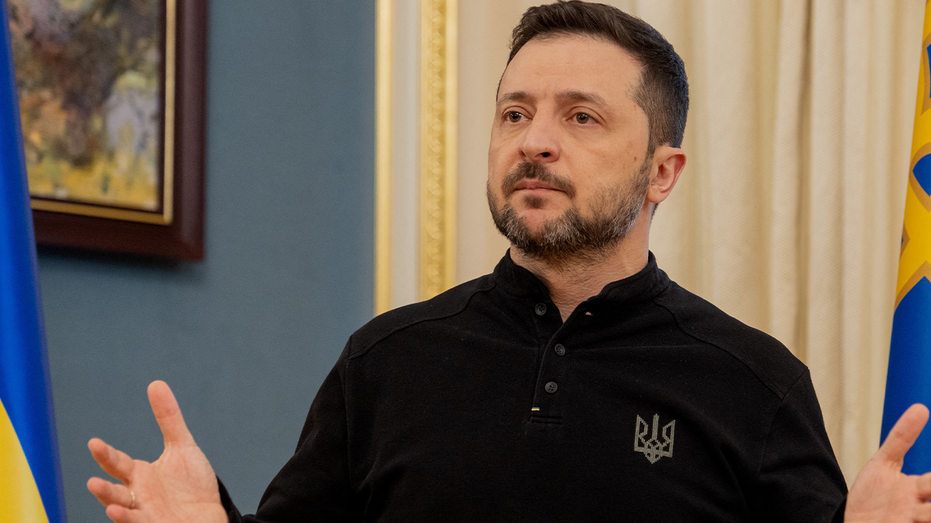 Президент Украины пересматривает антикоррупционный закон после массовых протестов и международного осуждения Thumbnail