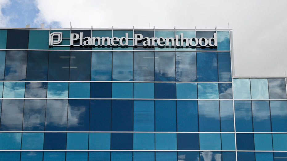 Победа движения за жизнь: закрытие крупнейших клиник Planned Parenthood в Хьюстоне вызывает радость у активистов Thumbnail