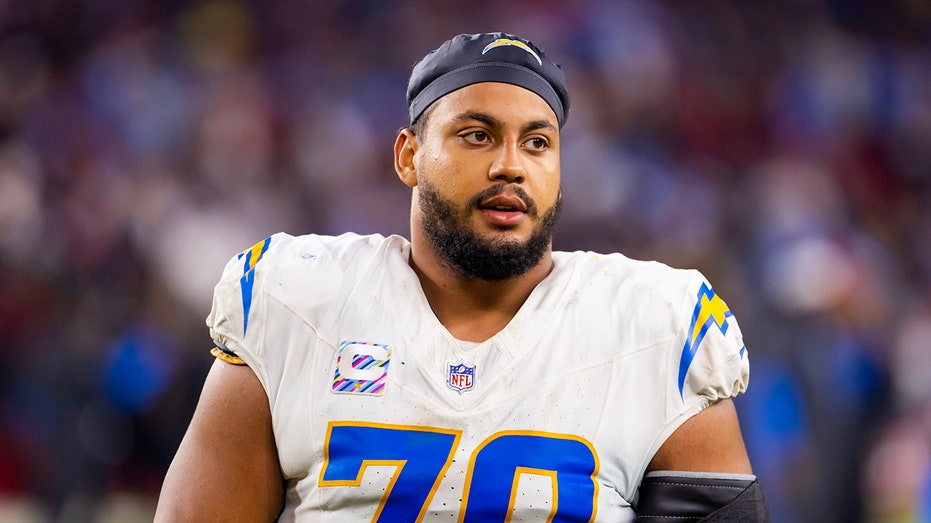 Rashawn Slater становится самым высокооплачиваемым игроком-линейщиком в истории NFL благодаря контрактному продлению с командой Лос-Анджелес Чарджерс Thumbnail