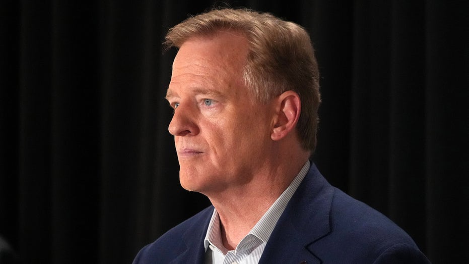 В результате массовой стрельбы в офисе NFL в Нью-Йорке пострадал сотрудник, есть погибшие Thumbnail