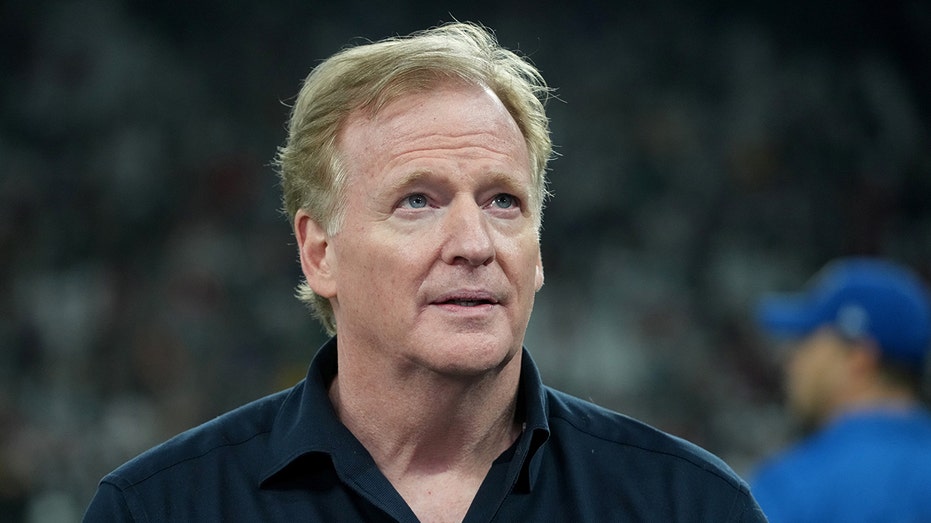 NFL выступила с официальным заявлением после трагического инцидента в штаб-квартире в Нью-Йорке: «Мы сильны и едины» Thumbnail