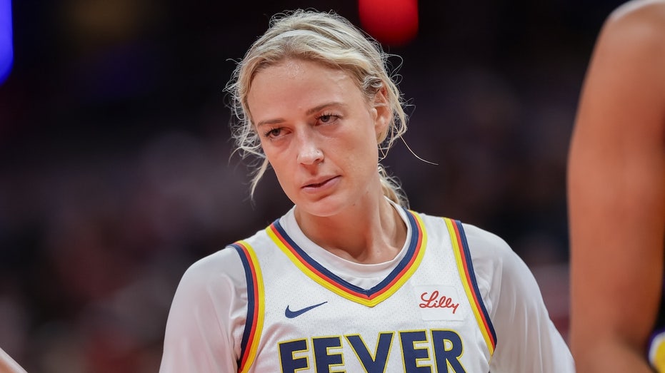 София Каннингем требует от комиссара WNBA справедливой оплаты: «Передайте ей — платите нам!» Thumbnail