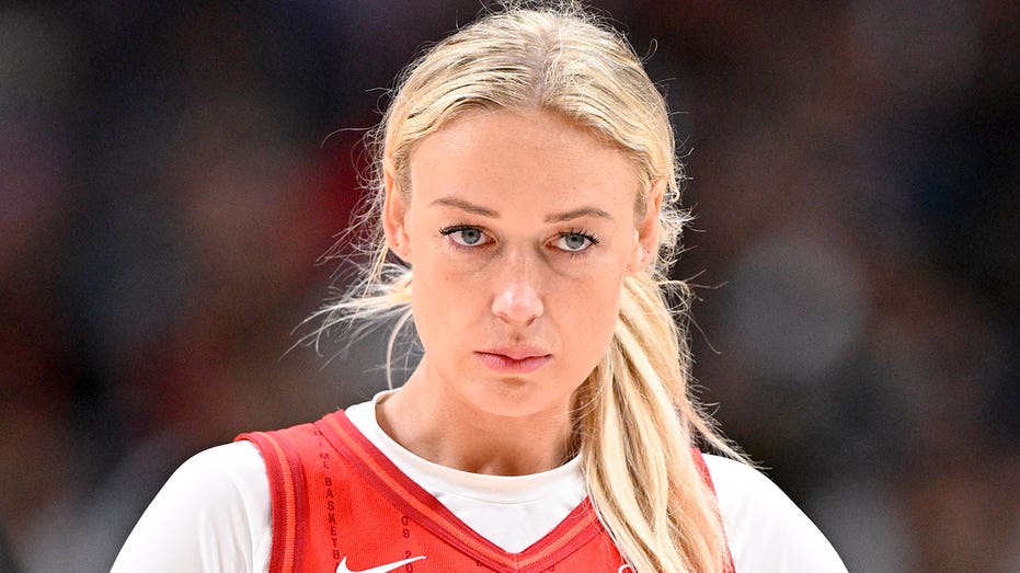София Каннингем из Indiana Fever оштрафована за критику судьей в TikTok — что стоит знать о конфликте в WNBA Thumbnail