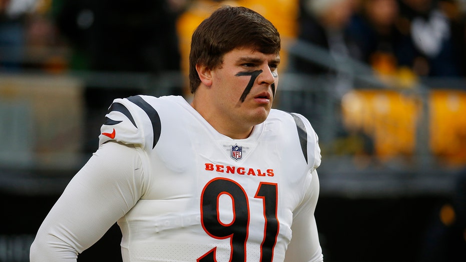 Трей Хендриксон из Cincinnati Bengals завершает затяжной тренировочный шатдаун без нового контракта: детали ситуации Thumbnail
