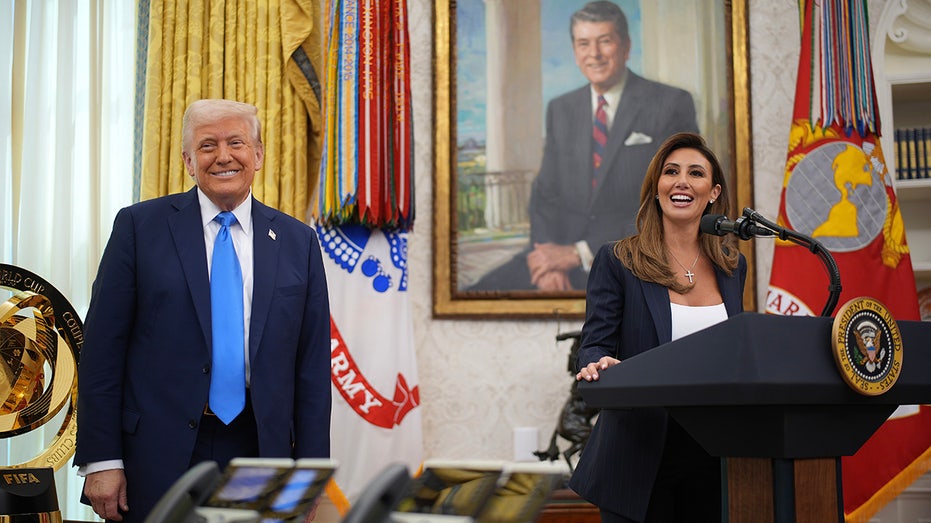 Трамп использует лазейки в законе для сохранения Амины Хабба на посту прокурора в США, вызывая судебный конфликт Thumbnail