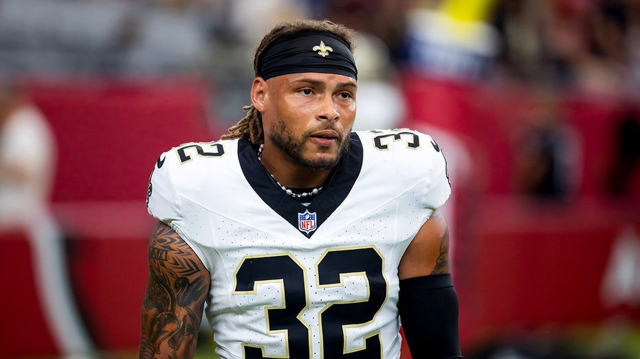 Тирран Мэтью объявил о завершении профессиональной карьеры в NFL Thumbnail
