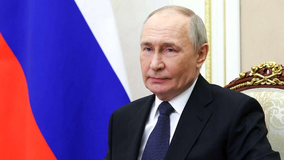 Россия нанесла крупнейшую за всю войну воздушную атаку на Украину, сообщает Киев Thumbnail