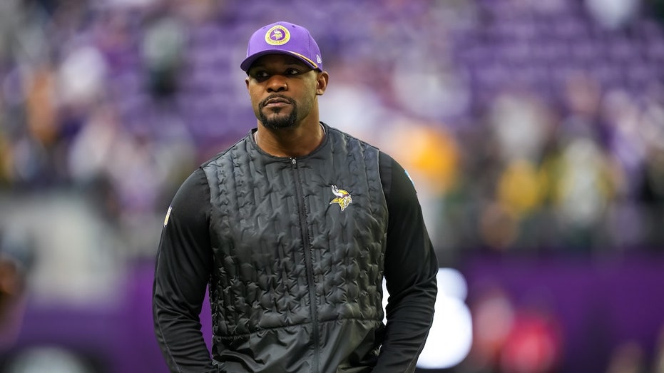 Суд разрешил делу о расовой дискриминации против NFL и команд пройти судебное разбирательство Thumbnail