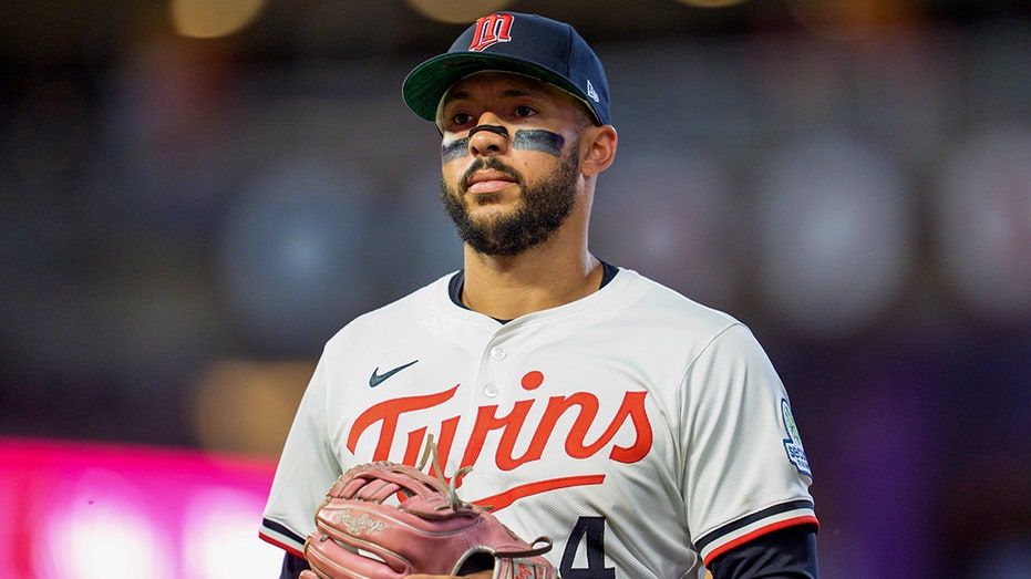 Houston Astros возвращают Карлоса Корреа в команду после сделки на дедлайне МЛБ с Миннесотой Thumbnail