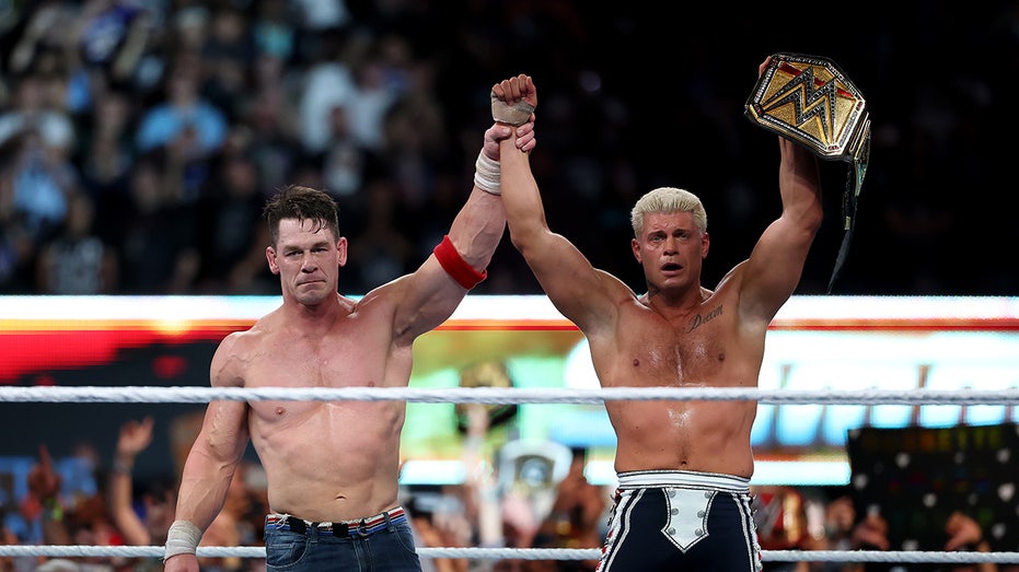 Коді Роудс повертає собі титул WWE, а Джон Сина прощається з великою сценою на SummerSlam Thumbnail