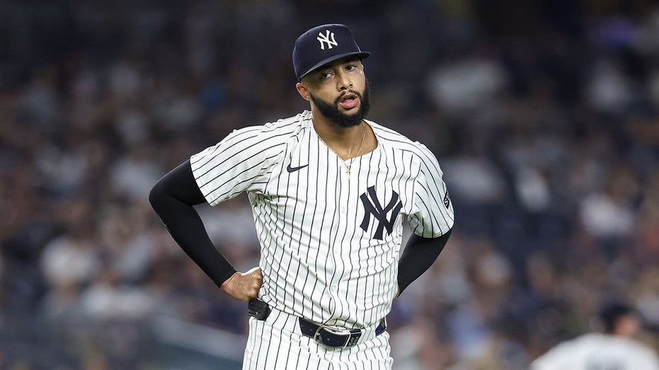 Разочарованный реливер Yankees Девин Уильямс откровенно о своих неудачах: «Сейчас я в плохой форме» Thumbnail