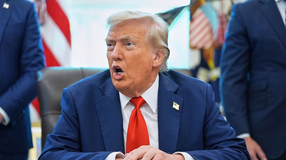 Трамп грозит судом из-за вековой традиции Сената, мешающей назначениям на ключевые должности Thumbnail