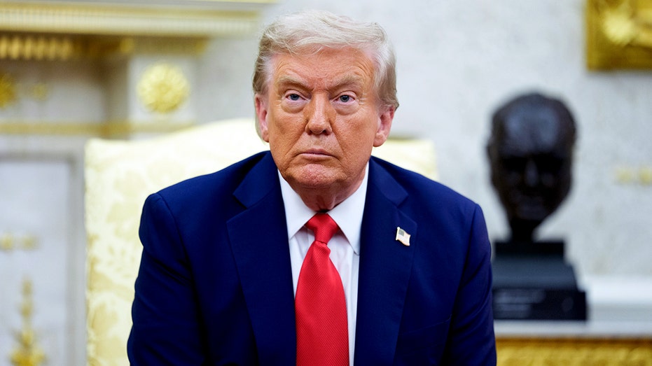 Политические баталии Дональда Трампа: конфликты, угрозы и стратегия борьбы Thumbnail