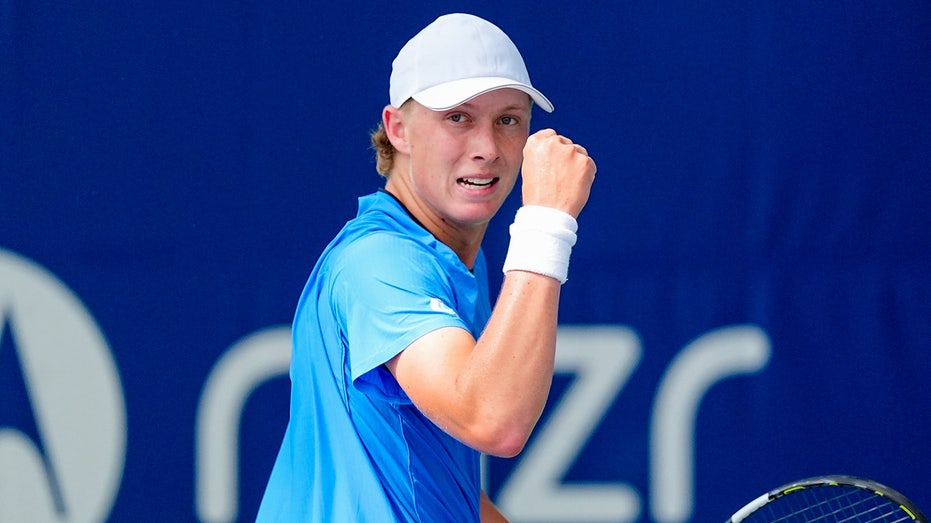 Американский драйв и единство: история молодого теннисиста Этана Куинна на US Open 2025 Thumbnail