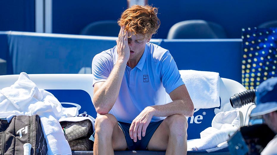 Jannik Sinner вынужден досрочно завершить финал Cincinnati Open из-за болезни, удивив зрителей всего пятью геймами Thumbnail