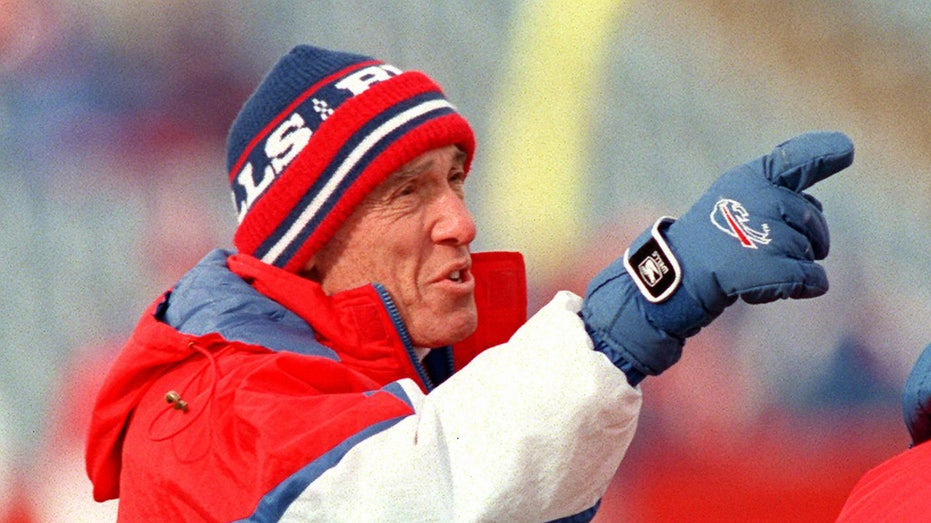 Легендарный тренер NFL Марв Леви отпраздновал столетие — история жизни и карьеры Thumbnail