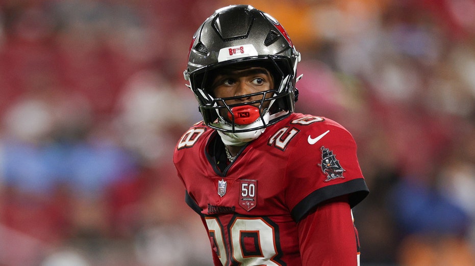 Деон Сандерс надеется на повторный шанс для сына Шило в NFL после увольнения из Тампа-Бэй Thumbnail