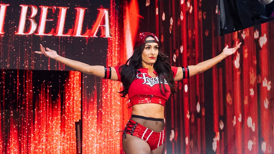 Звезда WWE рассказала о серьезной травме груди в ринге: имплантат сместился и вызвал опасность Thumbnail