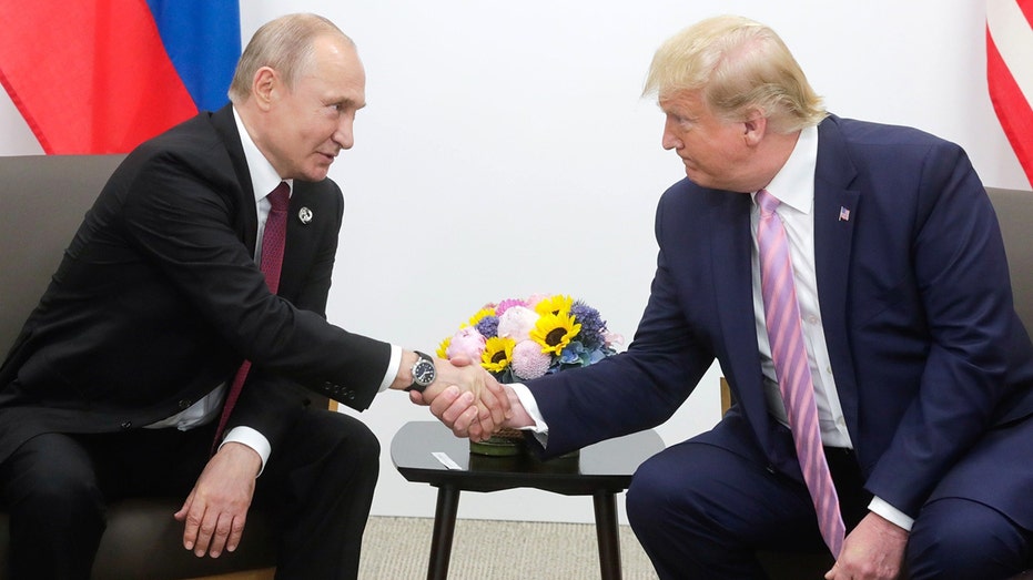 Переговоры между Трампом и Путиным: договоренность о встрече и возможные перспективы Thumbnail