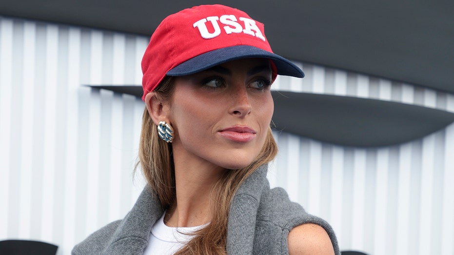 Paige Lorenze делится романтическими моментами с будущим мужем во время US Open Thumbnail