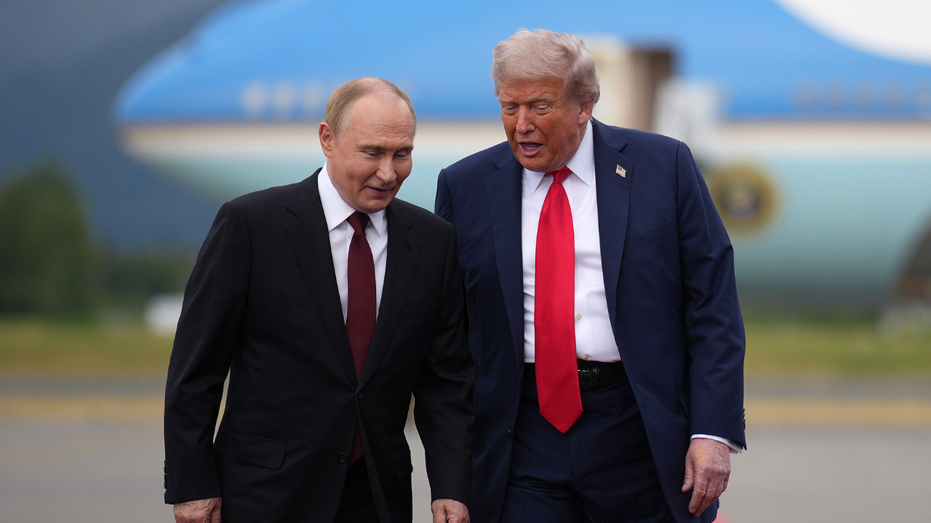 Можно ли рассчитывать на то, что Путин использует переговоры с Трампом для обхода санкций и продолжения войны в Украине? Thumbnail
