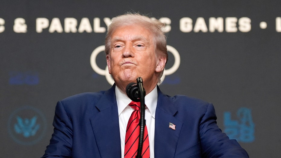 Лидер Бразилии отвергает унижение в торговых переговорах с Трампом Thumbnail