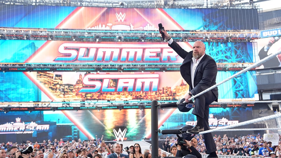 Завершение SummerSlam Night 2: новые чемпионские титулы, возвращение Брока Леснара и яркие моменты Thumbnail