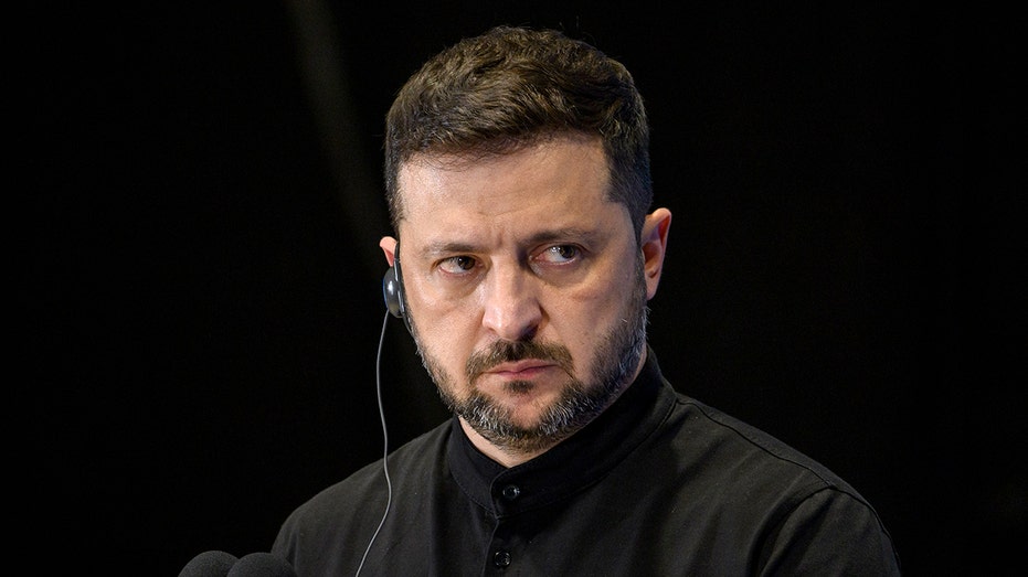 Украинский президент заявил, что территориальные уступки Москве невозможны до достижения мира Thumbnail
