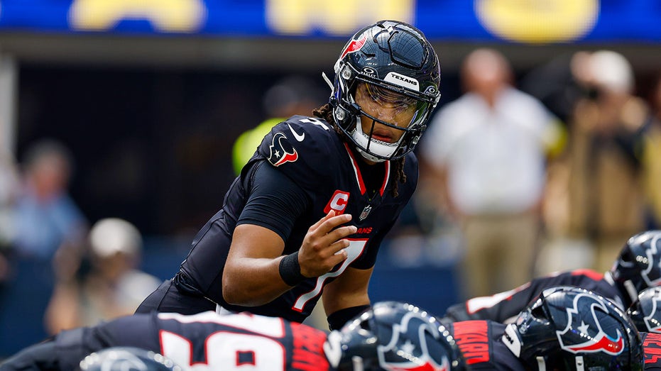 Квотербек CJ Stroud жестко раскритиковал игру Texans после поражения от Rams Thumbnail