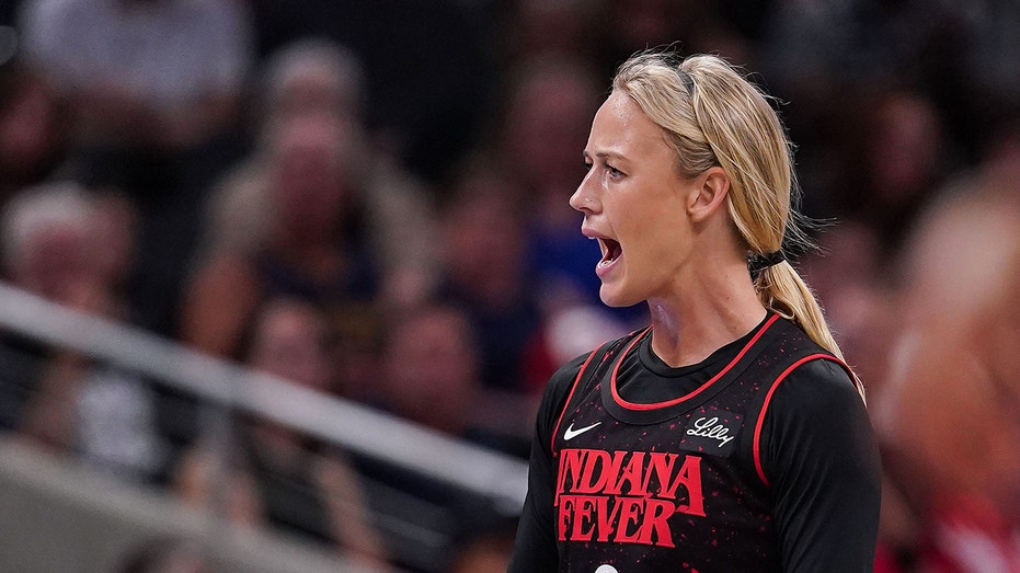 Инцидент с полицейским во время победы Indiana Fever в плей-офф на фоне драматичных событий Thumbnail