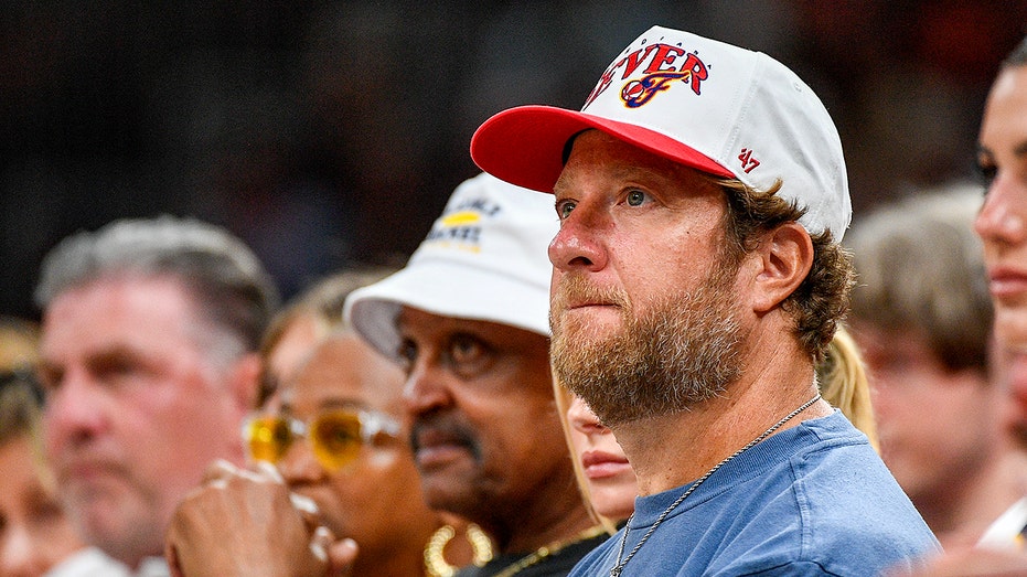 Дэйв Портной о том, могут ли сотрудники Barstool Sports быть уволены за критику Чарли Кирка Thumbnail