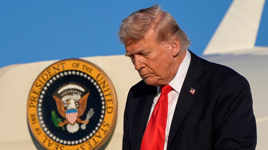 Президент Трамп завершил неделю в трауре по погибшему активисту и в память о жертвах 11 сентября Thumbnail