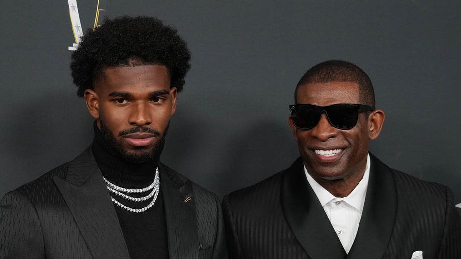 Командный кризис в Колорадо: Кубок за quarterback-игрой без участия сына Шейдюра Thumbnail