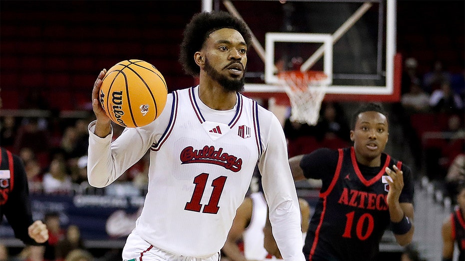 Три студенческих баскетболиста из NCAA навсегда лишены права играть из-за ставок на свои матчи Thumbnail
