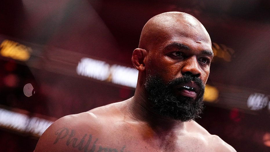 Звезда UFC Джон Джонс оправдан после закрытия уголовного дела в Нью-Мексико Thumbnail