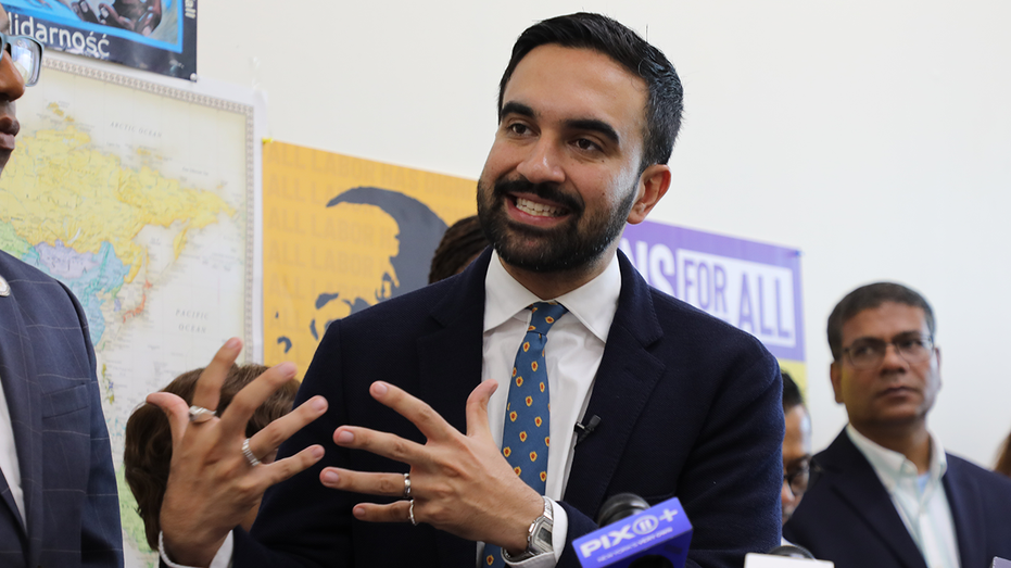 Родственник пожарного 9/11 публично раскритиковал Мамдани за уклонение от осуждения лозунга «глобализировать интифаду» Thumbnail