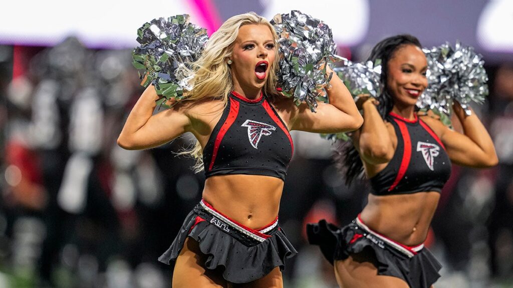 Яркие моменты поддержки команды Atlanta Falcons: болельщицы в действии в сезоне 2025 года Thumbnail