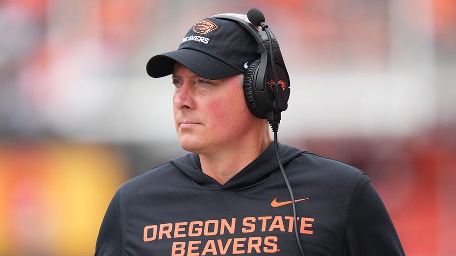 Тренер Oregon State яростно раскритиковал команду специальных команд после критической ошибки с пантой Thumbnail