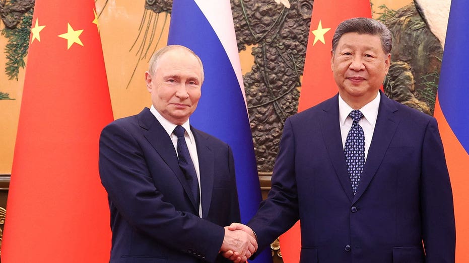 Россия, Китай, Иран и Северная Корея укрепляют союз на фоне глобальной напряженности Thumbnail