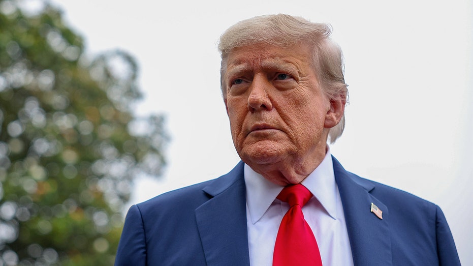 Трамп поддерживает решение Флориды отменить все обязательные вакцинации и подчеркивает эффективность прививок Thumbnail