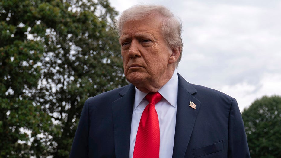Дональд Трамп посетил финальный матч мужского одиночного разряда на US Open между Джанником Синнером и Карлосом Алькарасом Thumbnail