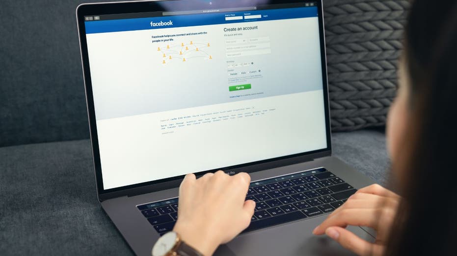 Как мошенники используют ложные блокировки аккаунтов Meta для распространения вредоносного ПО FileFix Thumbnail