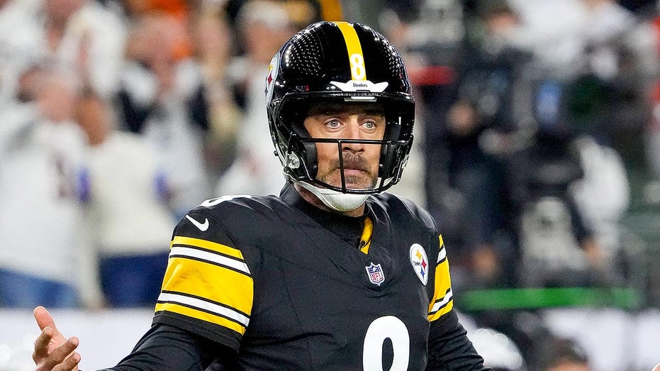 Аарон Роджерс сделал замечание своему массивному одноклубнику после тачдауна и подготовился к возвращению на поле против бывшей команды Thumbnail