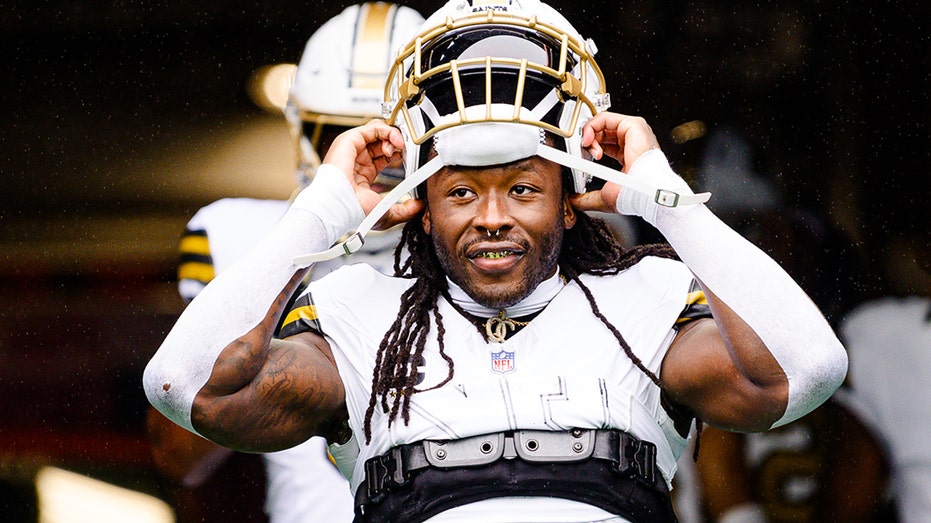 Alvin Kamara угрожает уходом в отставку, если «Сенаты» попытаются его обменять: «Я просто уеду пить пина коладу» Thumbnail