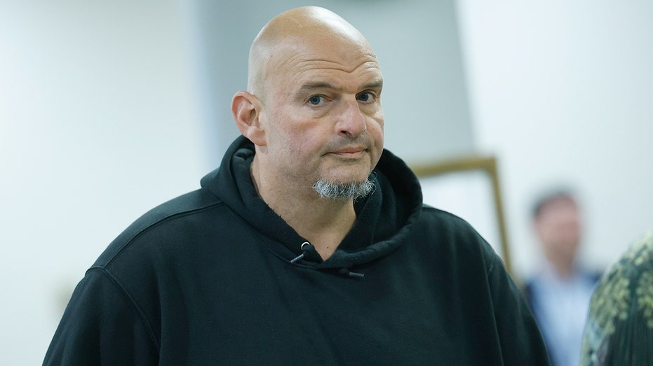 Джон Феттерман отметил освобождение последних живых заложников и выразил надежду на окончание кошмара Thumbnail