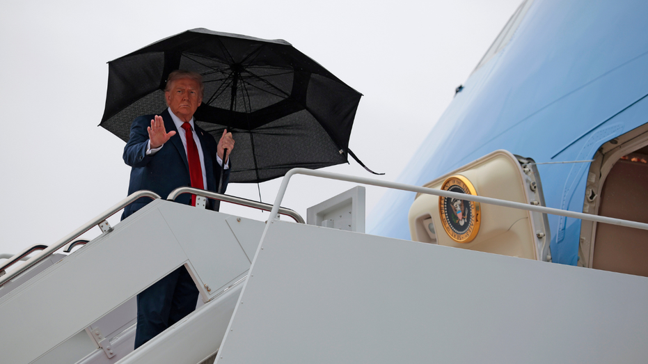 Президент Трамп начинает неделю в Ближневосточном регионе, курируя историческое мирное соглашение Thumbnail