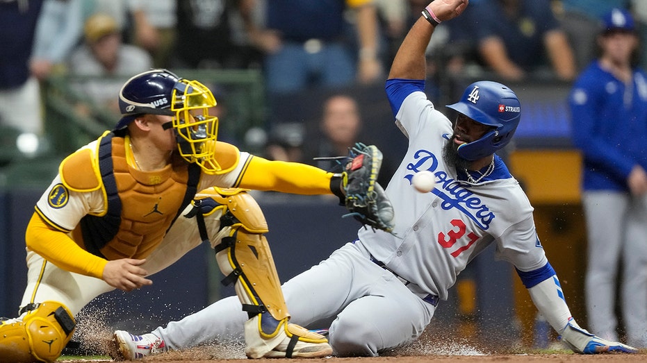 Необычайное двухходовое в игре NLCS: как Brewers удивили Dodgers Thumbnail