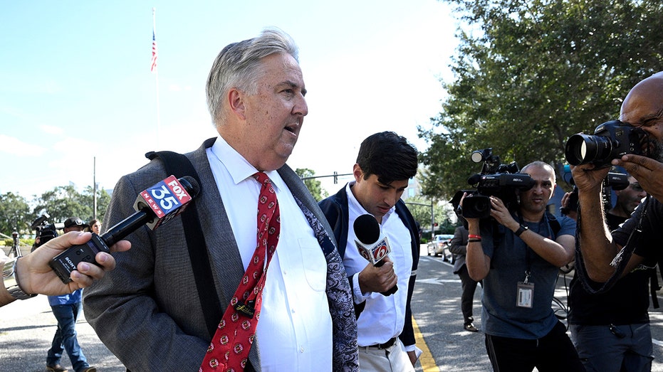 Адвокат Терри Розье обвиняет ФБР в публичной показухе и поиске «ложной славы» после ареста NBA-игрока Thumbnail